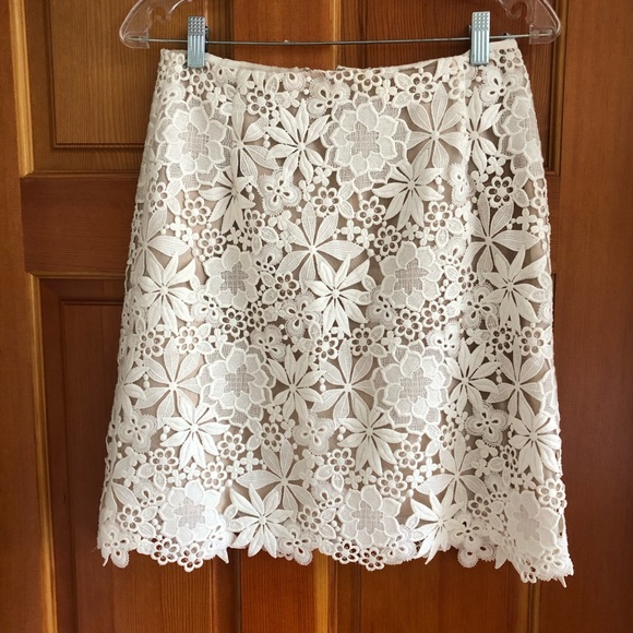 Oscar de la Renta Dresses & Skirts - Oscar de la Renta Spring Guipure Lace Mini Skirt
